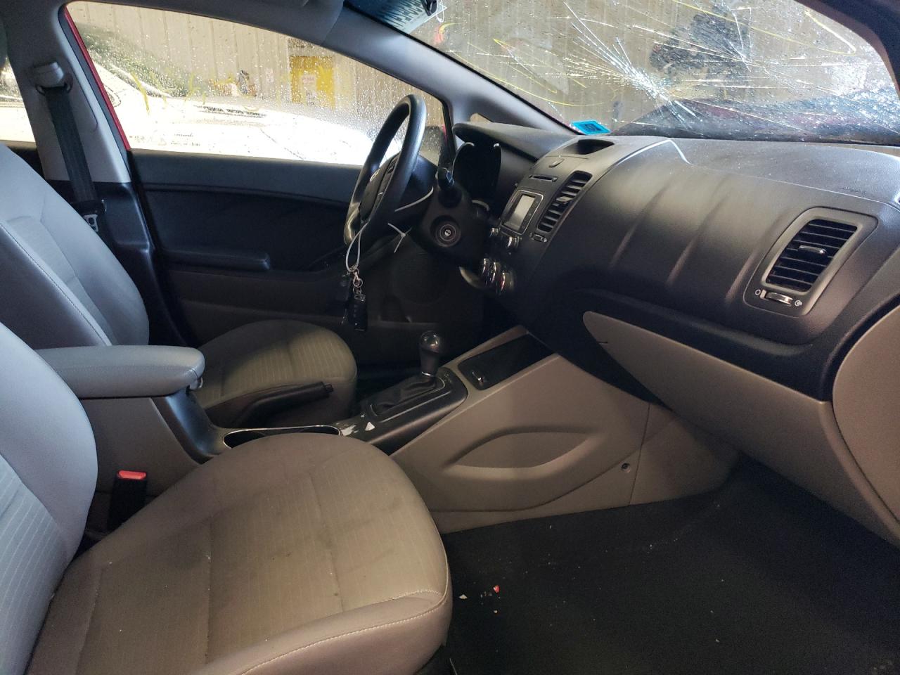 Photo 5 from auction – 2016 KIA FORTE LX with VIN KNAFX4A69G5513581