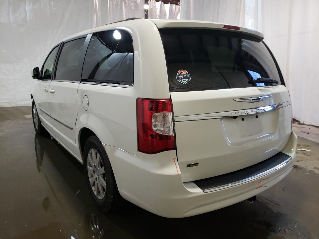 Photo 3 from auction – 2013 CHRYSLER TOWN & COU with VIN 2C4RC1BG3DR741799