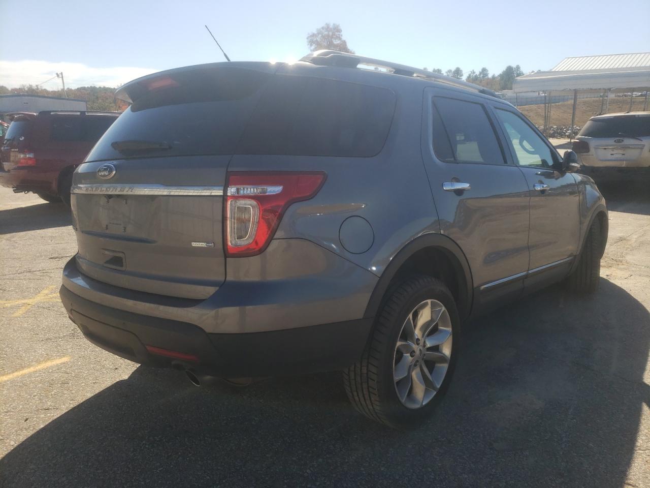 Photo 4 from auction – 2014 FORD EXPLORER L with VIN 1FM5K8F80EGB24338
