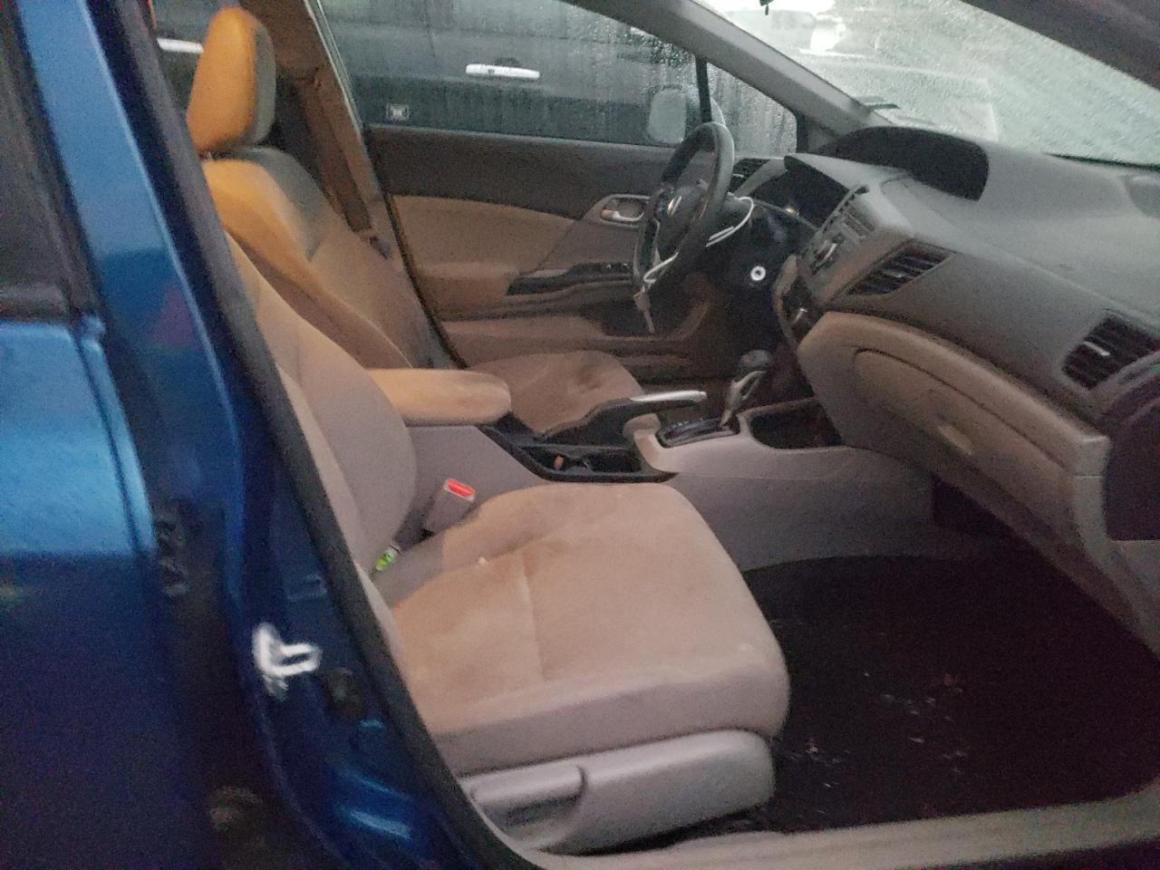 Photo 5 from auction – 2012 HONDA CIVIC LX with VIN 2HGFB2F55CH513023