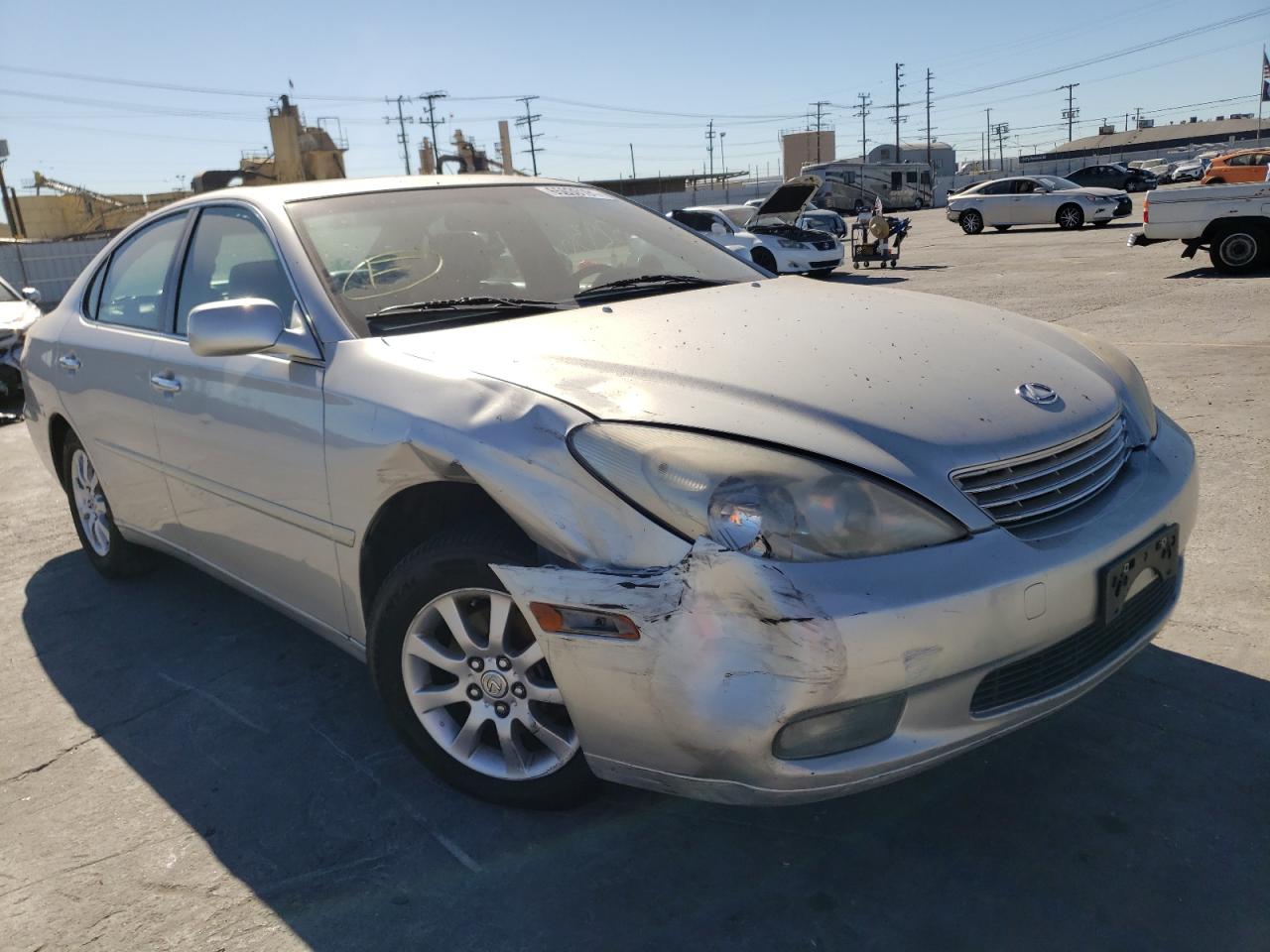 LEXUS ES 300 2002 with VIN JTHBF30G125005668 - Photo from auction
