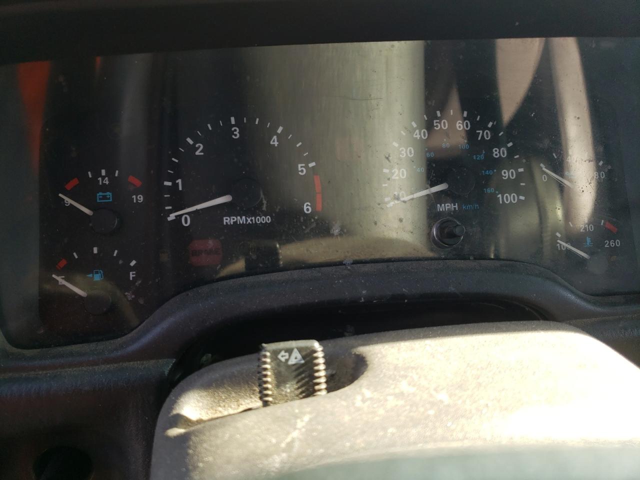 Photo 8 from auction – 1998 JEEP CHEROKEE with VIN 1J4FJ68SXWL109714