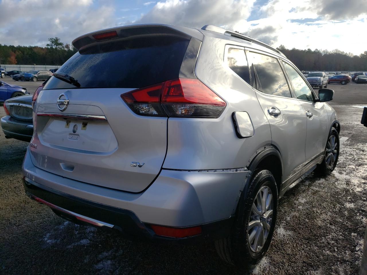 Photo 4 from auction – 2018 NISSAN ROGUE S with VIN KNMAT2MT1JP537450