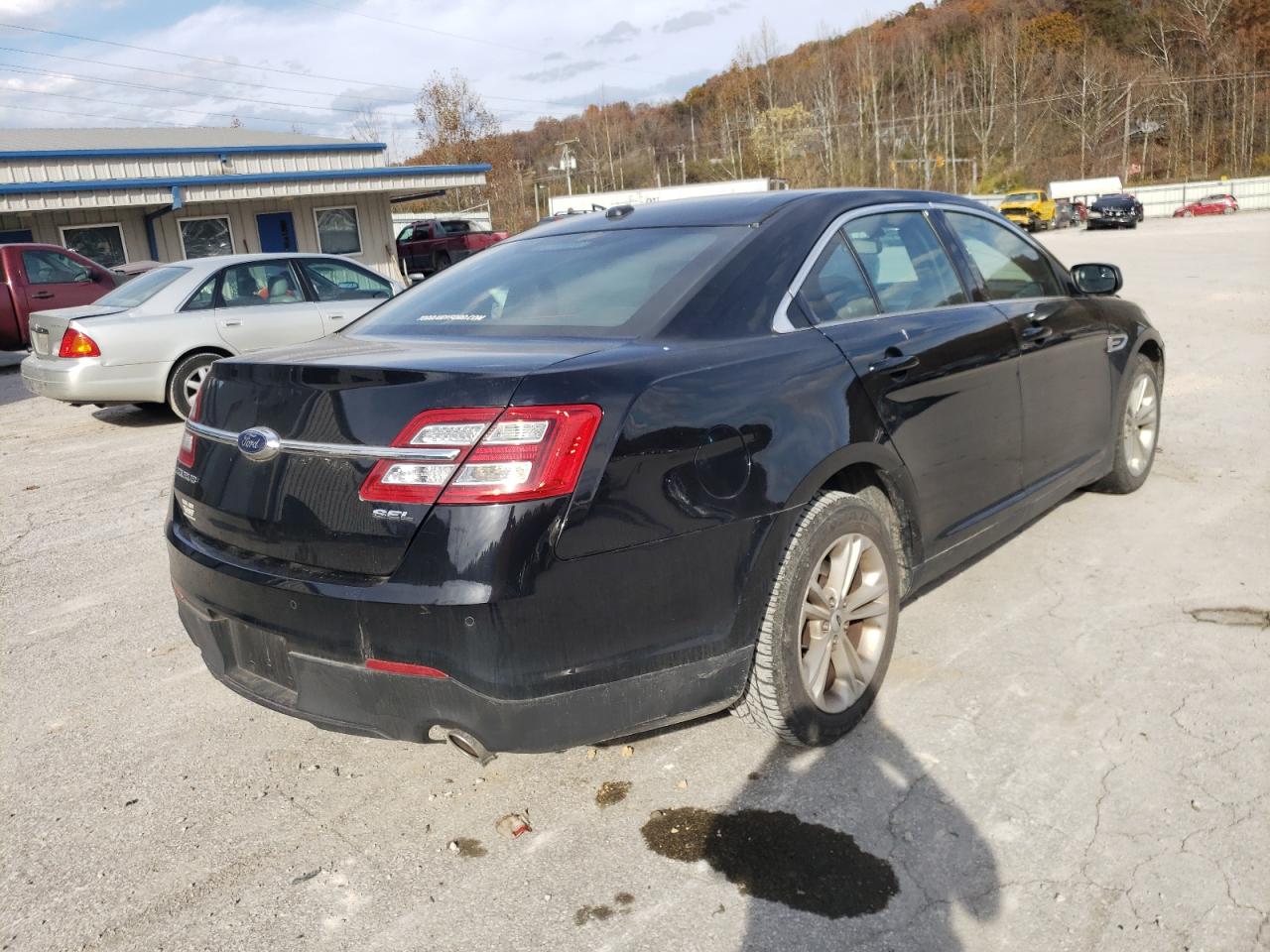 Photo 4 from auction – 2018 FORD TAURUS SEL with VIN 1FAHP2E80JG103362
