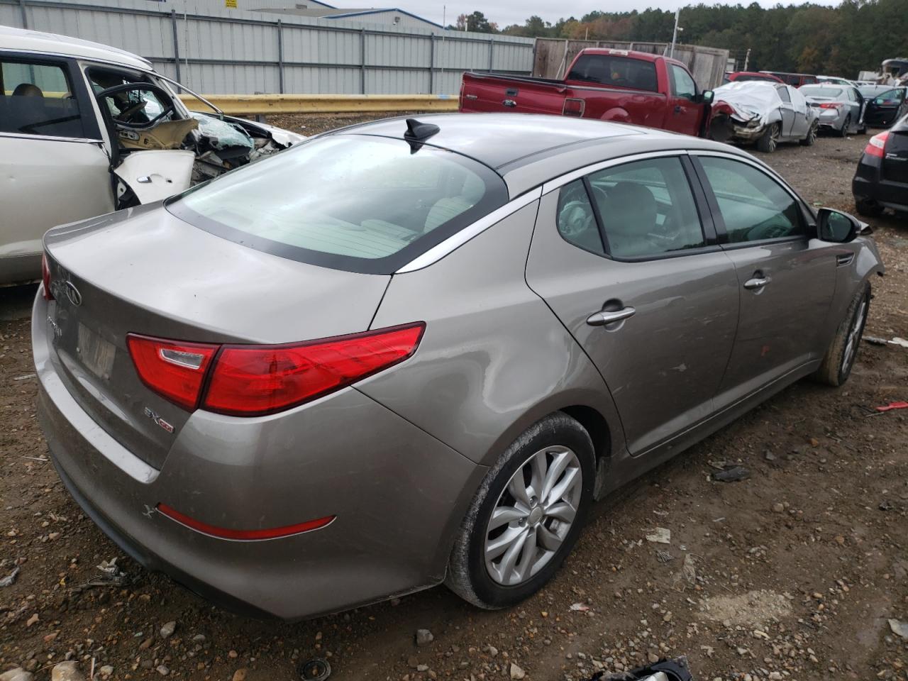 Photo 4 from auction – 2015 KIA OPTIMA EX with VIN 5XXGN4A77FG506029