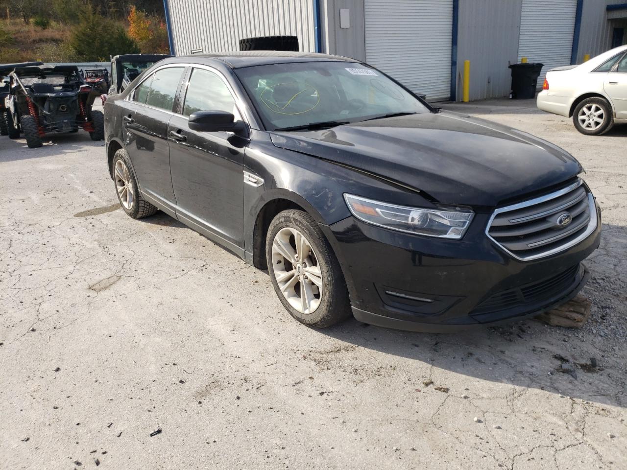 FORD TAURUS SEL 2018 with VIN 1FAHP2E80JG103362 - Photo from auction