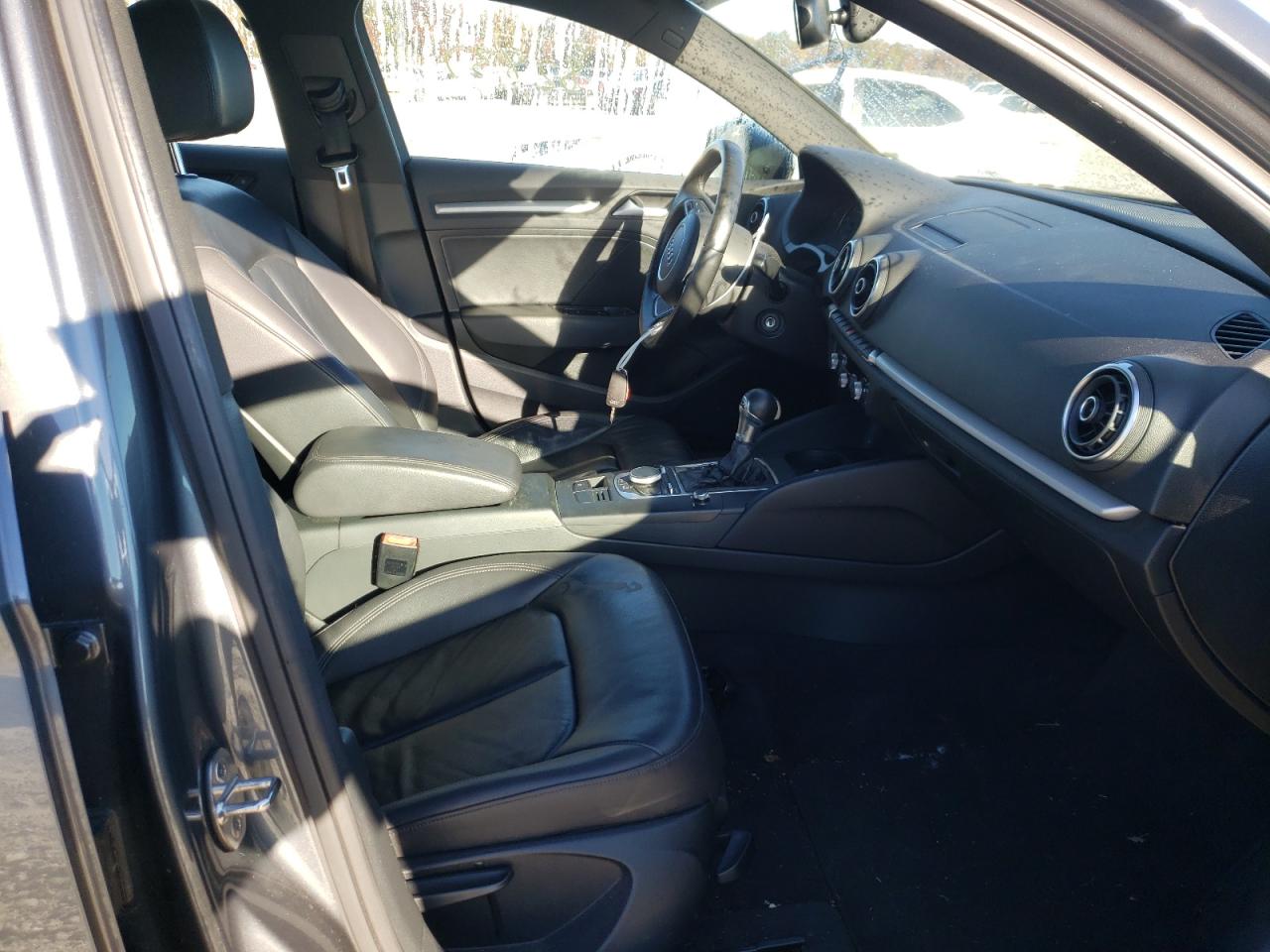 Photo 5 from auction – 2015 AUDI A3 PREMIUM with VIN WAUACGFF9F1112988