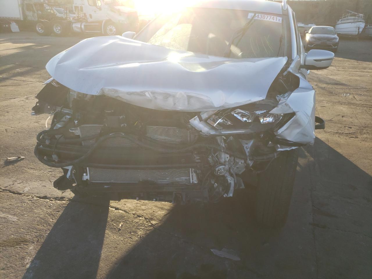 Photo 9 from auction – 2018 NISSAN ROGUE S with VIN KNMAT2MT2JP563216