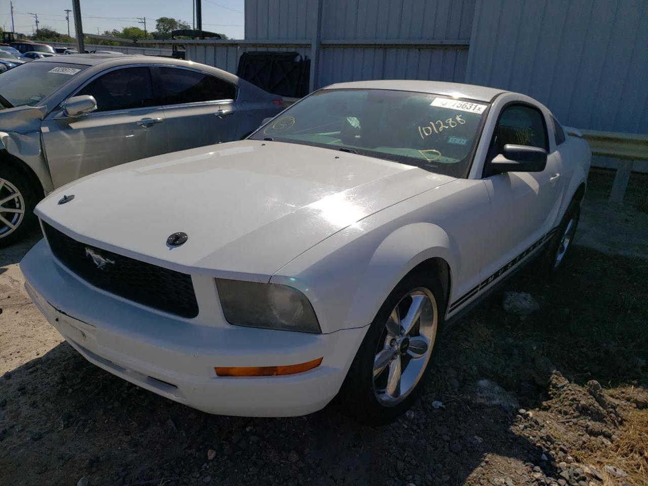 Photo 2 from auction – 2006 FORD MUSTANG with VIN 1ZVHT80N765101288