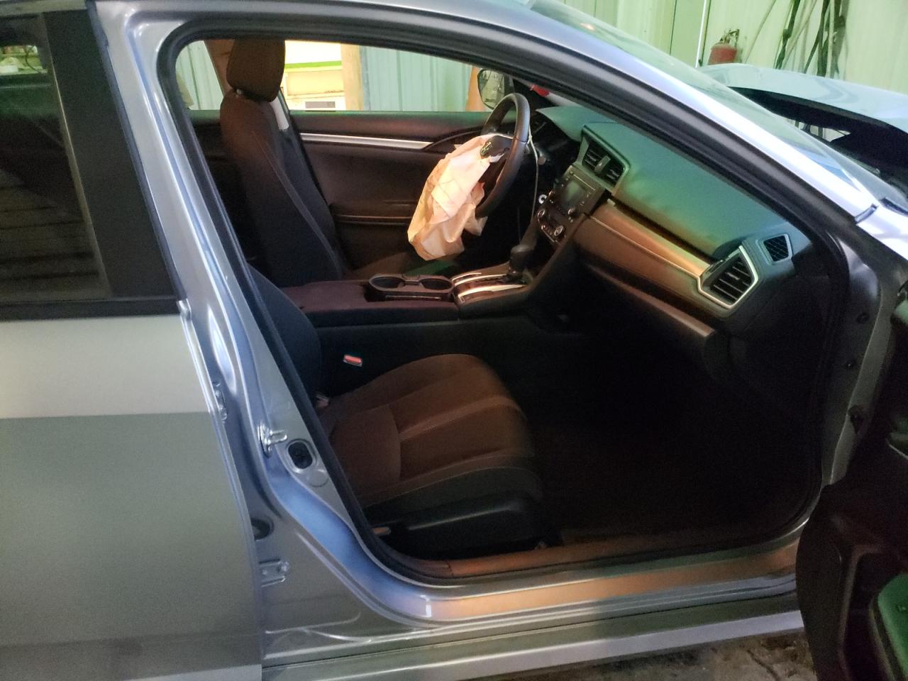 Photo 5 from auction – 2019 HONDA CIVIC LX with VIN 2HGFC2F6XKH500692