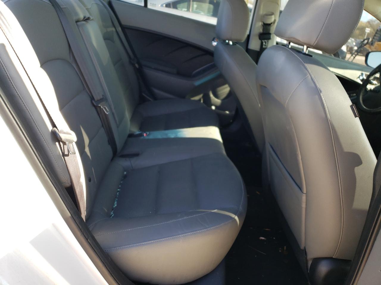 Photo 6 from auction – 2018 KIA FORTE EX with VIN 3KPFN4A85JE164098