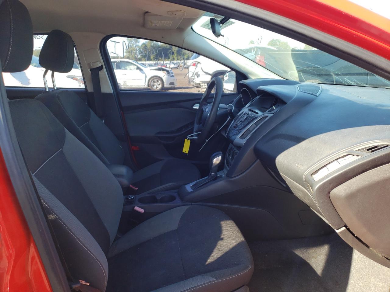 Photo 5 from auction – 2012 FORD FOCUS SE with VIN 1FAHP3K26CL153568
