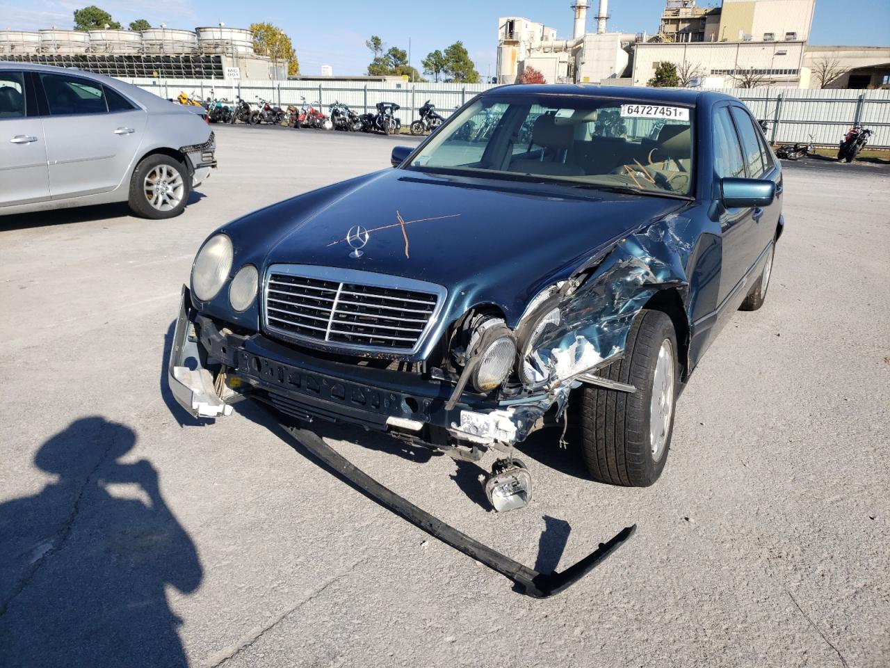Photo 9 from auction – 1999 MERCEDES-BENZ E 320 with VIN WDBJF65H9XA881918