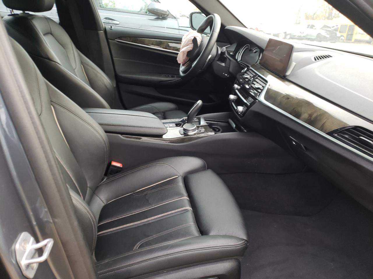 Photo 5 from auction – 2019 BMW 530 XI with VIN WBAJA7C56KWC77950