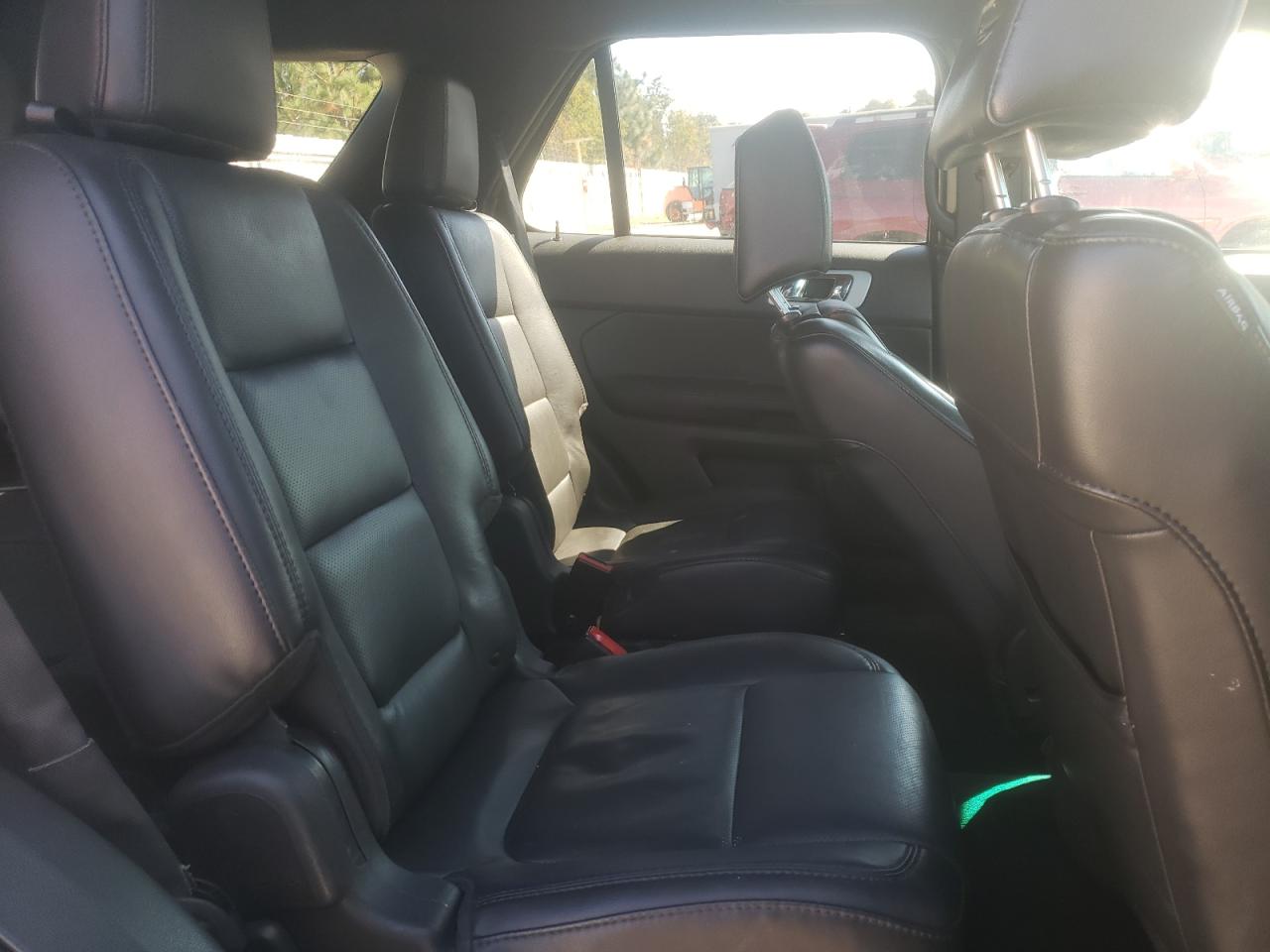Photo 6 from auction – 2014 FORD EXPLORER L with VIN 1FM5K8F80EGB24338