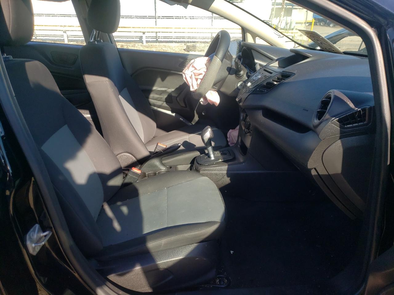 Photo 5 from auction – 2016 FORD FIESTA S with VIN 3FADP4TJ2GM169989