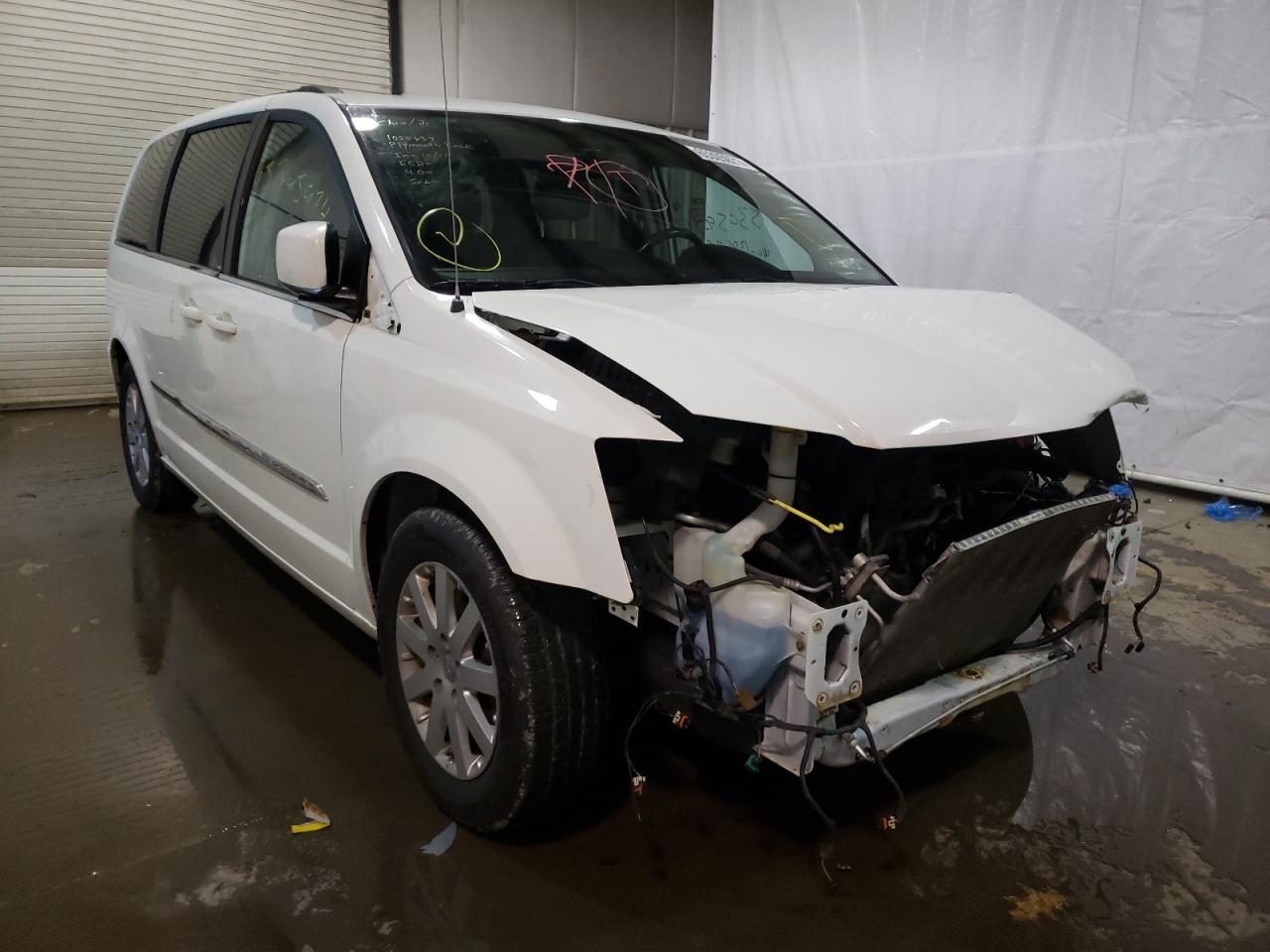 Photo 1 from auction – 2013 CHRYSLER TOWN & COU with VIN 2C4RC1BG3DR741799