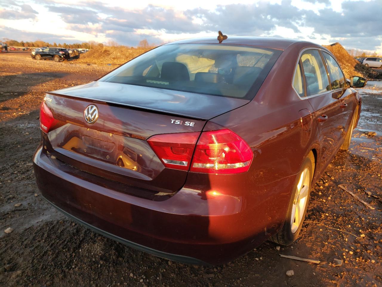 Photo 4 from auction – 2014 VOLKSWAGEN PASSAT SE with VIN 1VWBT7A34EC070640