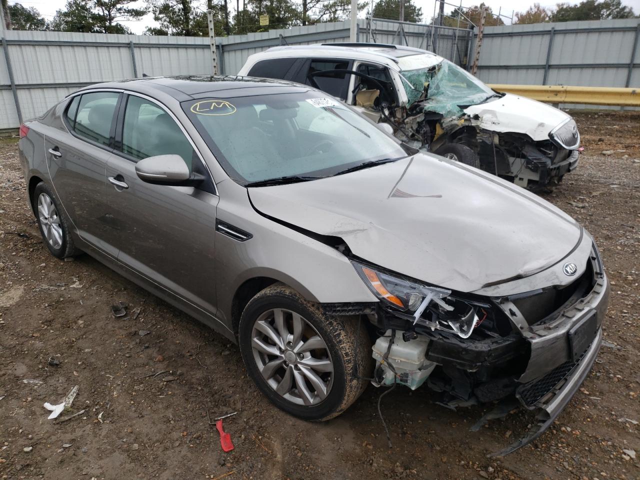 KIA OPTIMA EX 2015 مع رقم تعريف المركبة 5XXGN4A77FG506029 - صورة من المزاد