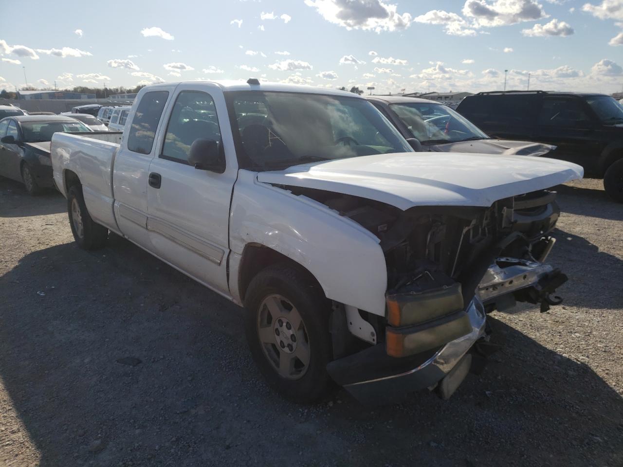 CHEVROLET SILVERADO 2005 with VIN 1GCEC19T45E308833 - Photo from auction