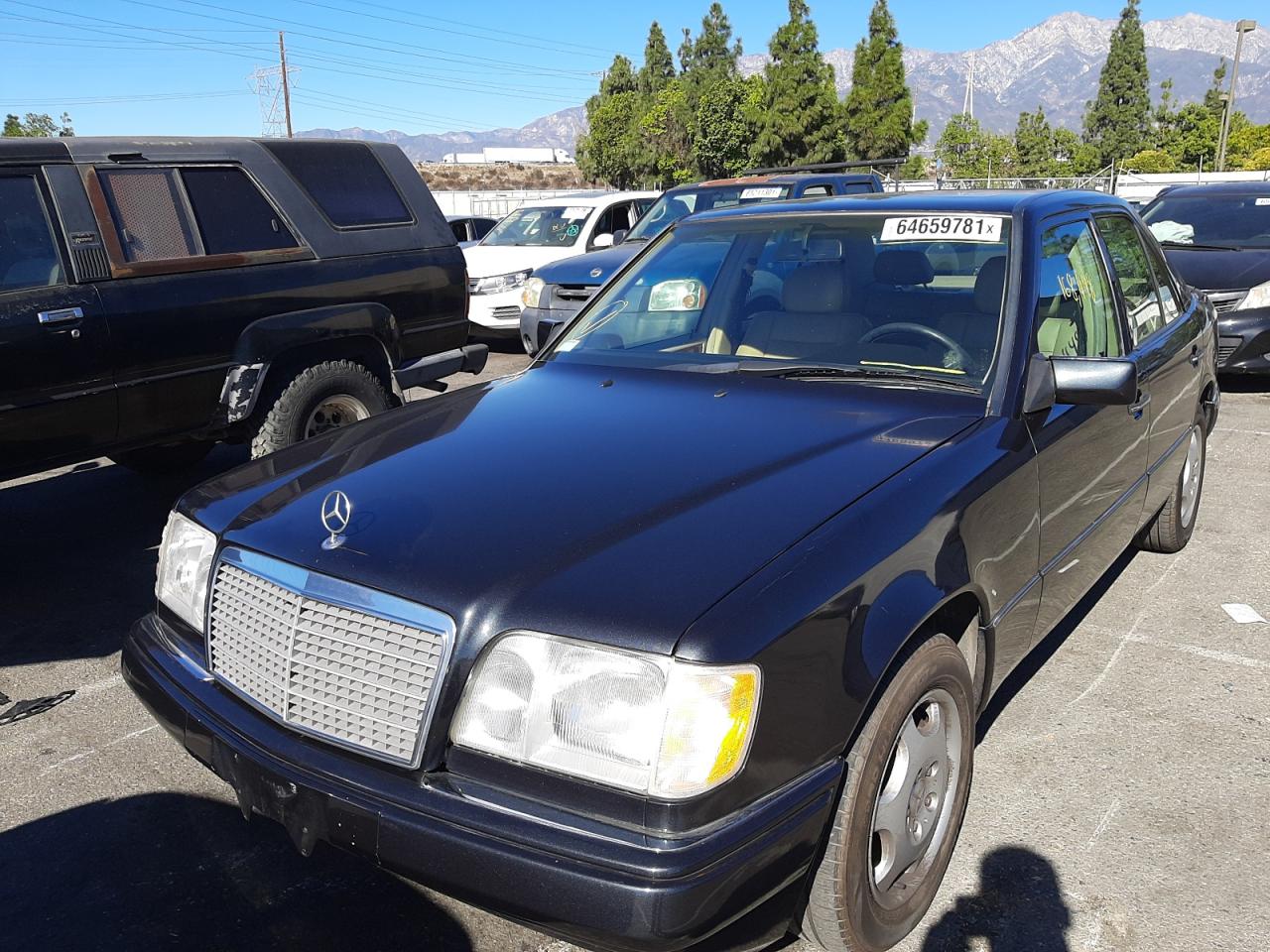Photo 2 from auction – 1995 MERCEDES-BENZ E 320 BASE with VIN WDBEA32E5SC265462