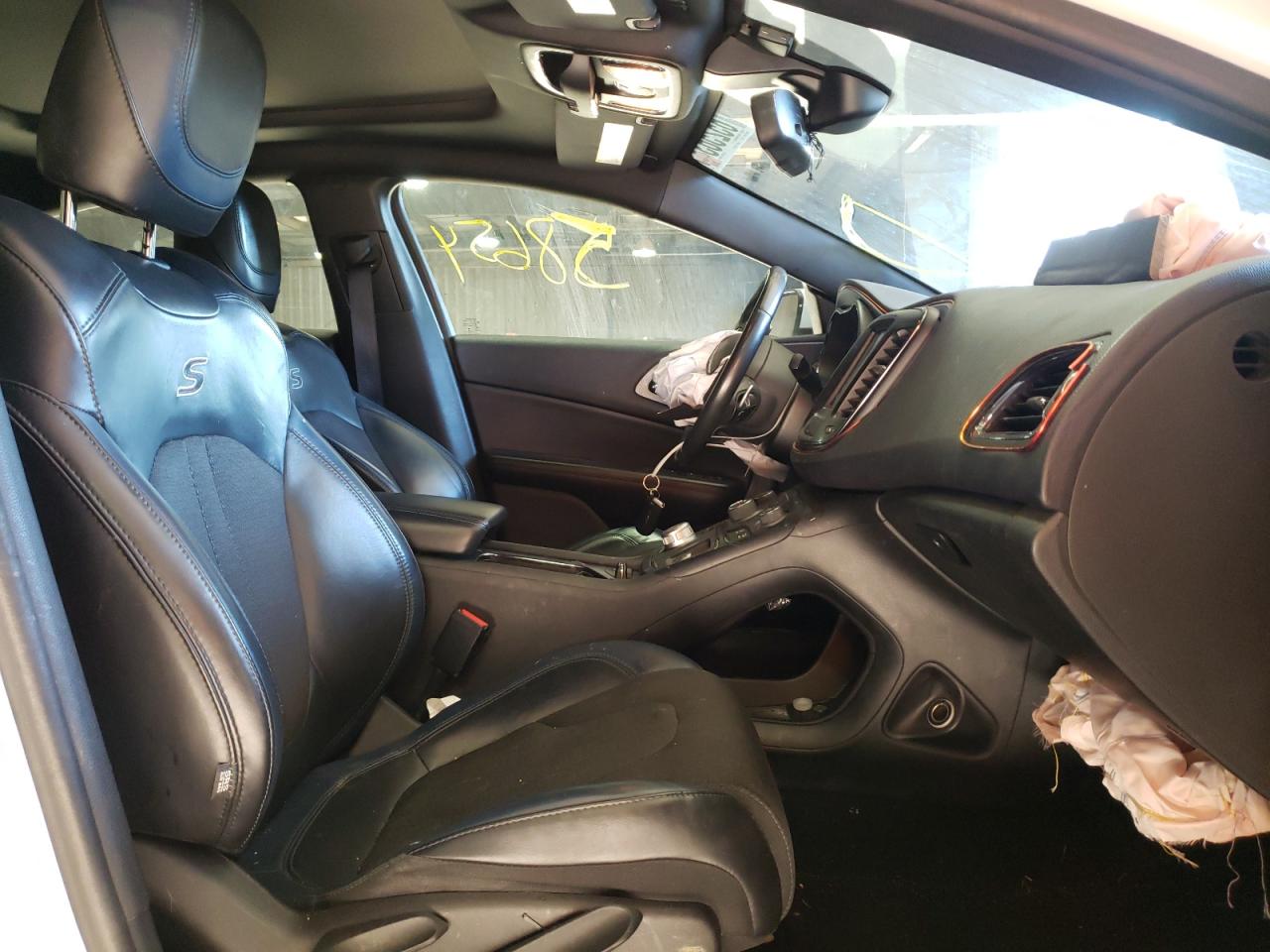 Photo 5 from auction – 2016 CHRYSLER 200 S with VIN 1C3CCCDG4GN110368