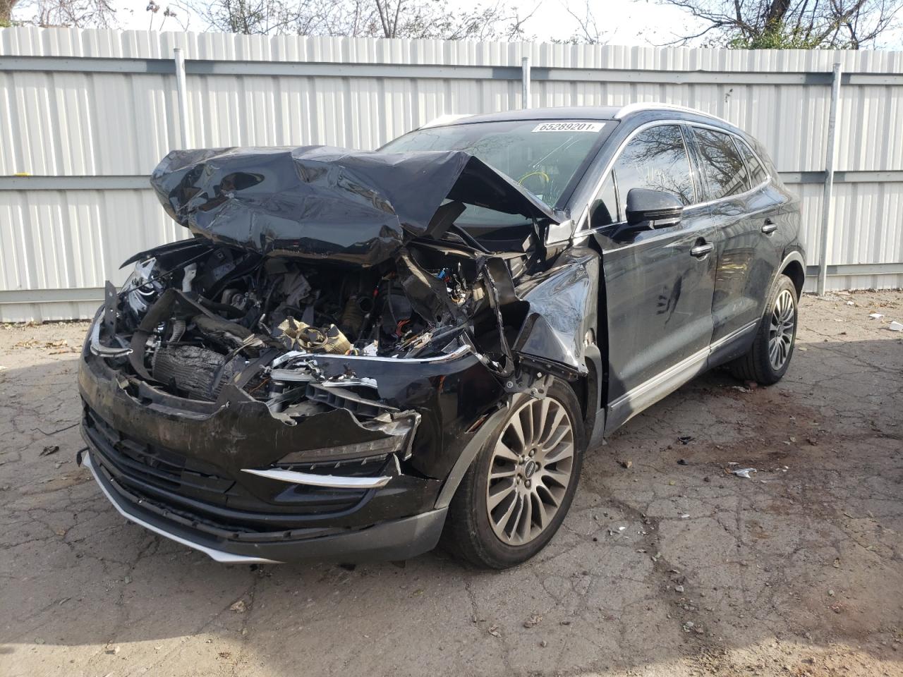 Photo 2 from auction – 2017 LINCOLN MKC RESERV with VIN 5LMCJ3D90HUL16516