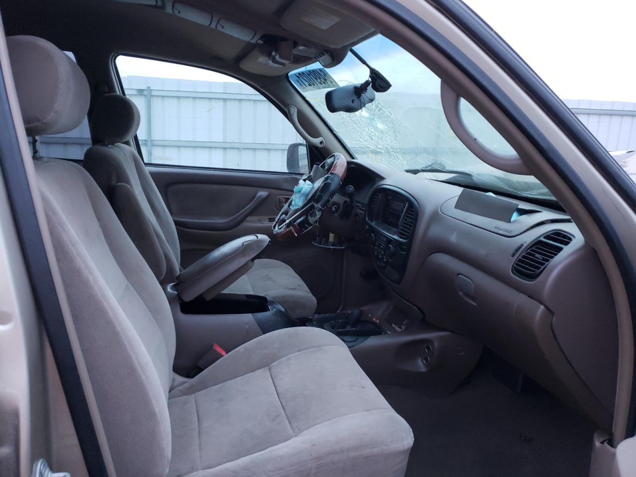 Photo 5 from auction – 2002 TOYOTA SEQUOIA SR with VIN 5TDBT44A02S109701
