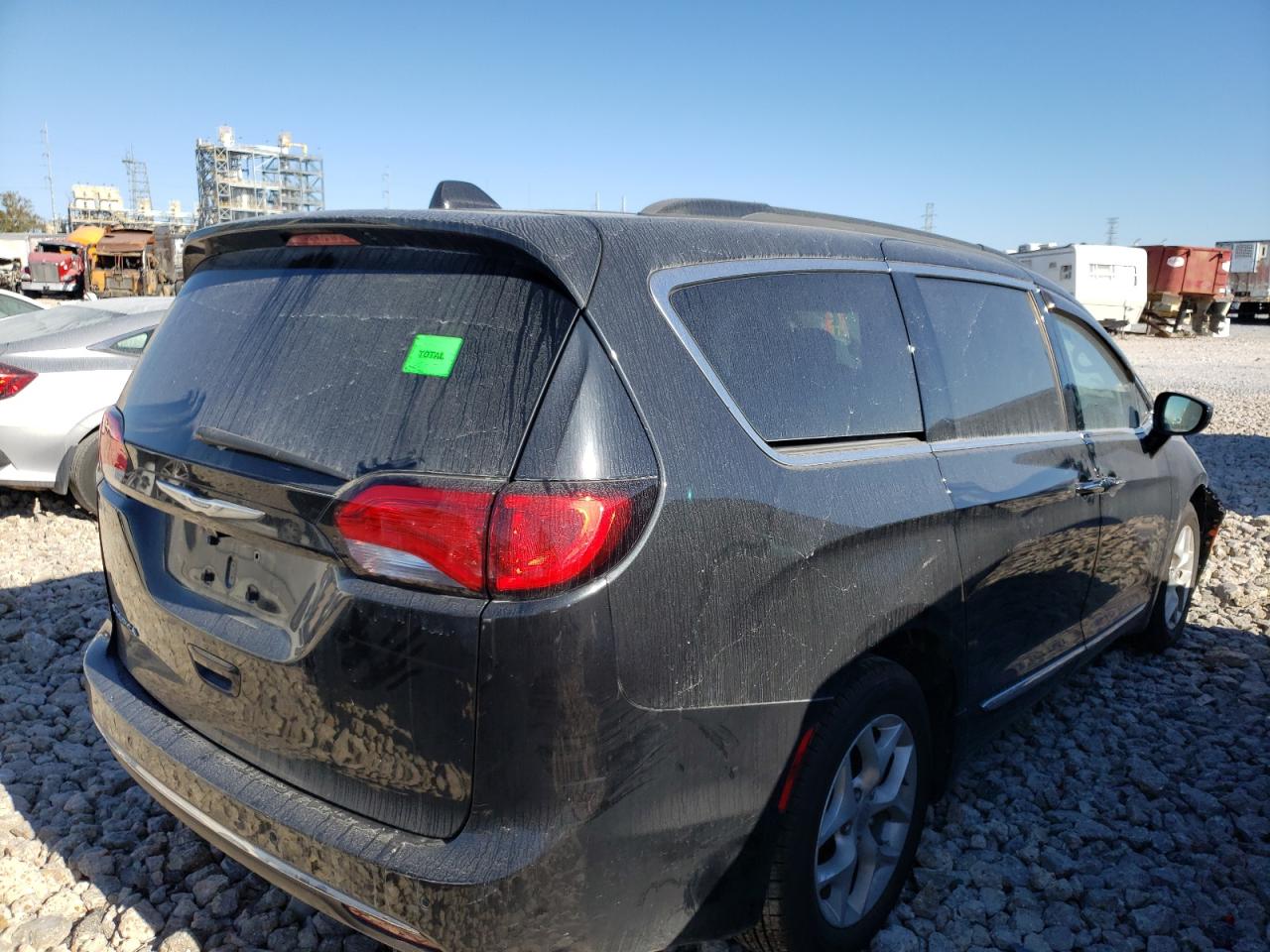 Photo 4 from auction – 2017 CHRYSLER PACIFICA T with VIN 2C4RC1BG4HR736066