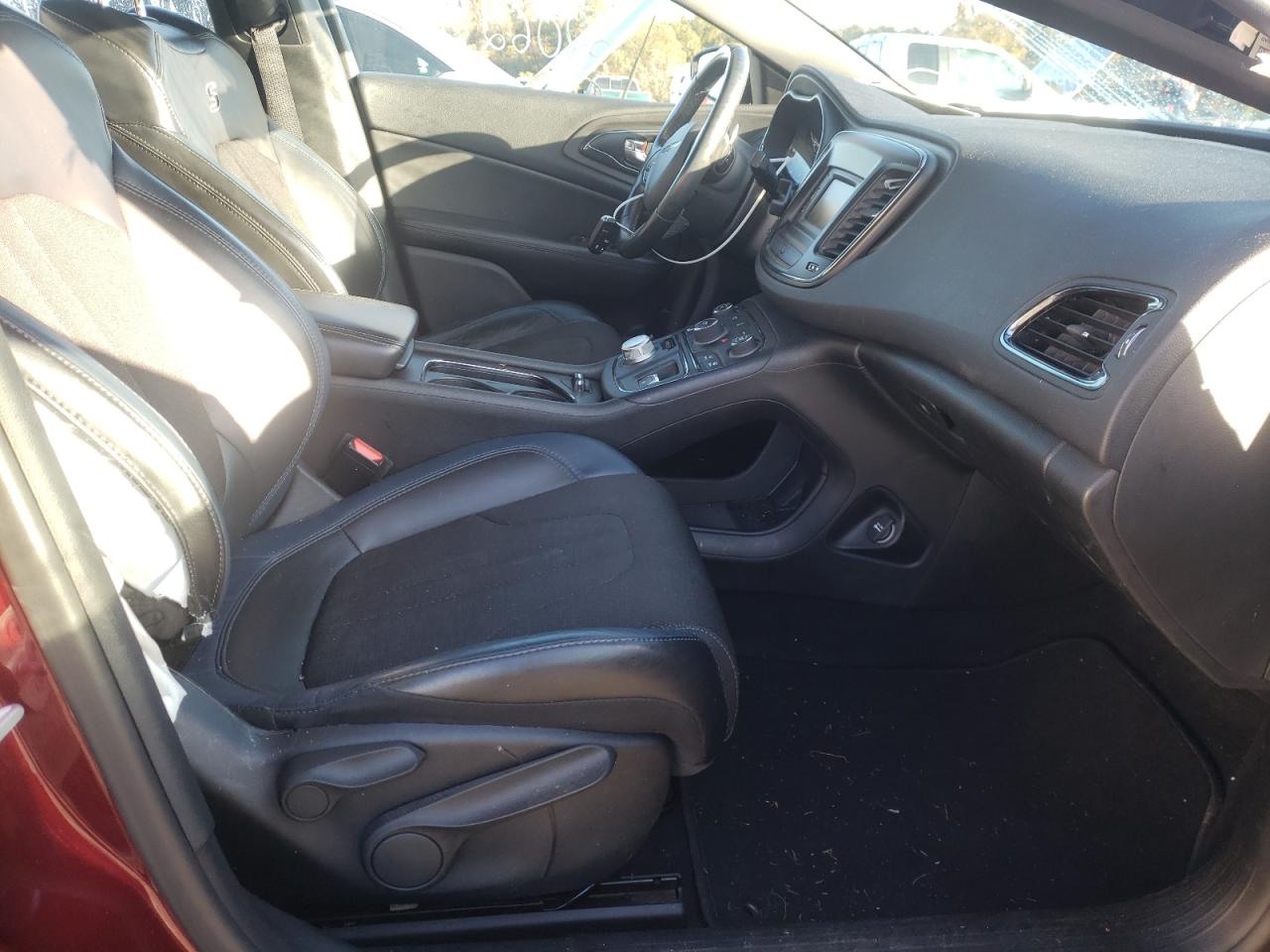 Photo 5 from auction – 2016 CHRYSLER 200 S with VIN 1C3CCCBB9GN149318