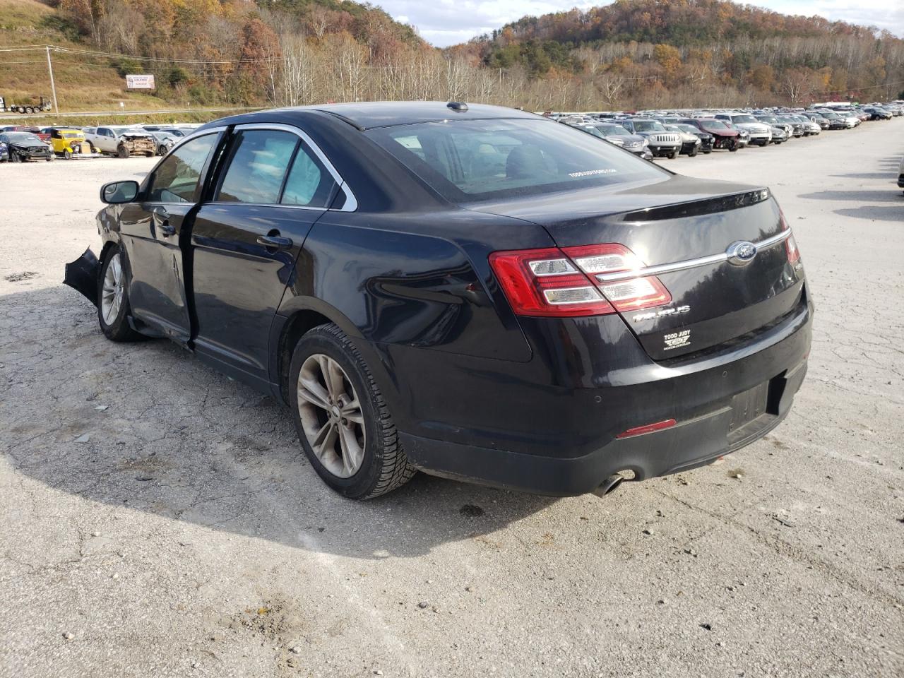 Photo 3 from auction – 2018 FORD TAURUS SEL with VIN 1FAHP2E80JG103362