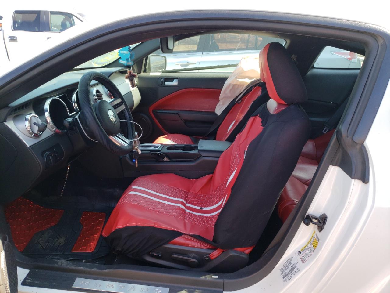 Photo 5 from auction – 2006 FORD MUSTANG with VIN 1ZVHT80N765101288