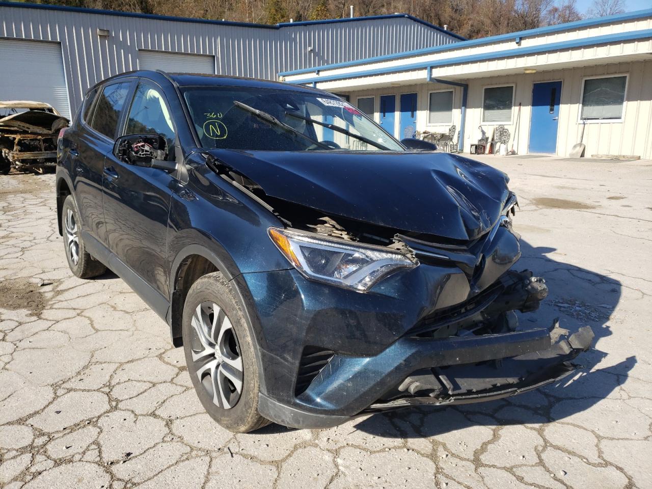 TOYOTA RAV 4 2018 with VIN JTMBFREV1JJ728499 - Photo from auction