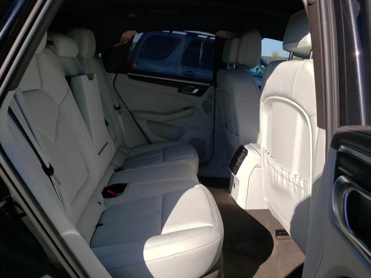 Photo 6 from auction – 2021 PORSCHE MACAN GTS with VIN WP1AG2A51MLB52670