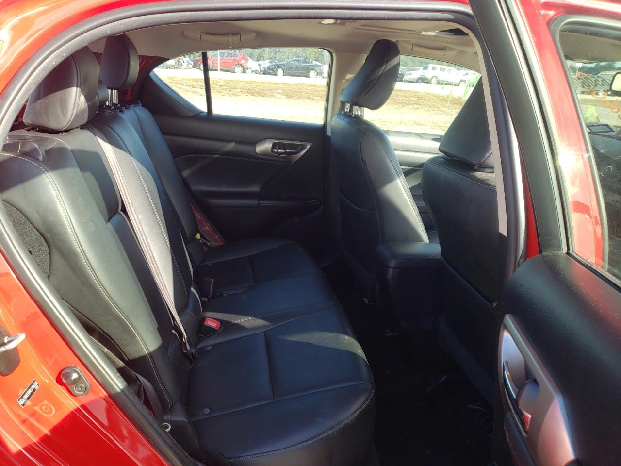 Photo 6 from auction – 2014 LEXUS CT 200 with VIN JTHKD5BH1E2196330