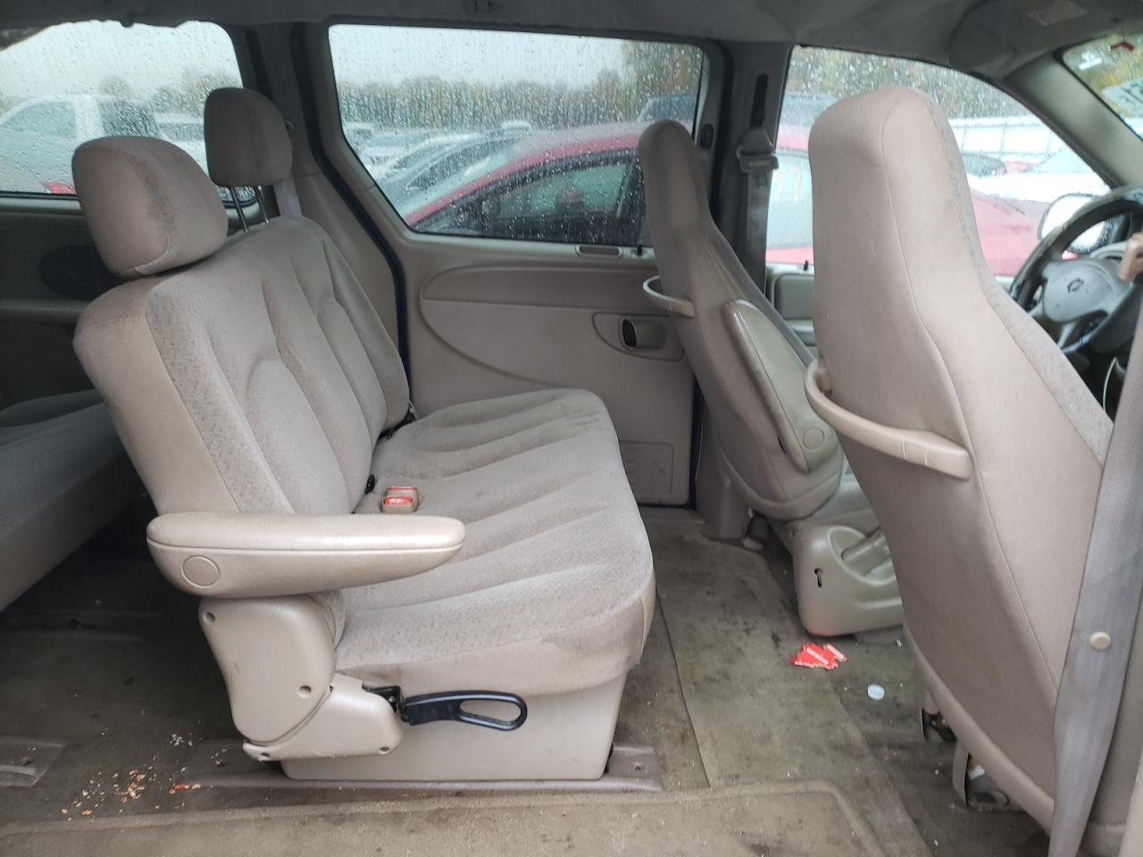 Photo 6 from auction – 2003 DODGE GRAND CARA with VIN 1D4GP24R03B313432