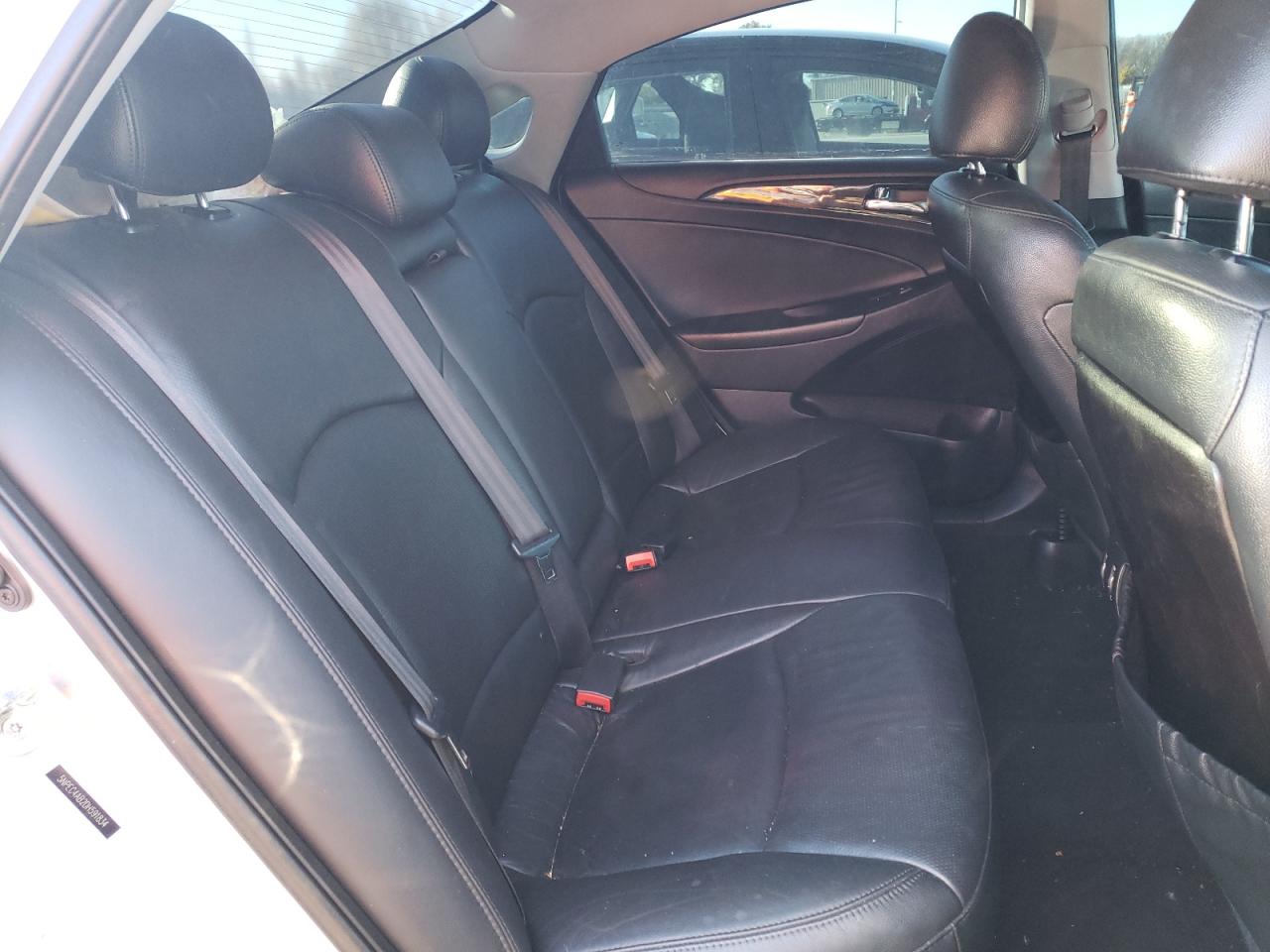 Photo 6 from auction – 2013 HYUNDAI SONATA SE with VIN 5NPEC4AB2DH591834