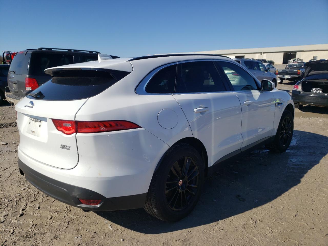 Photo 4 from auction – 2017 JAGUAR F-PACE PRE with VIN SADCK2BN2HA095280