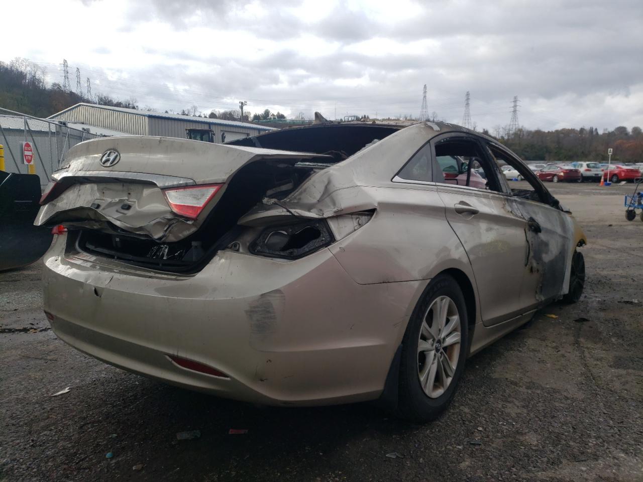 Photo 4 from auction – 2011 HYUNDAI SONATA GLS with VIN 5NPEB4AC4BH094941
