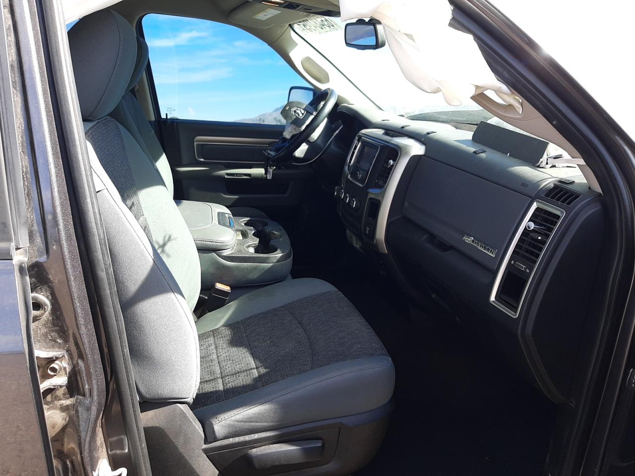 Photo 5 from auction – 2016 RAM 1500 SLT with VIN 1C6RR7GT6GS349109
