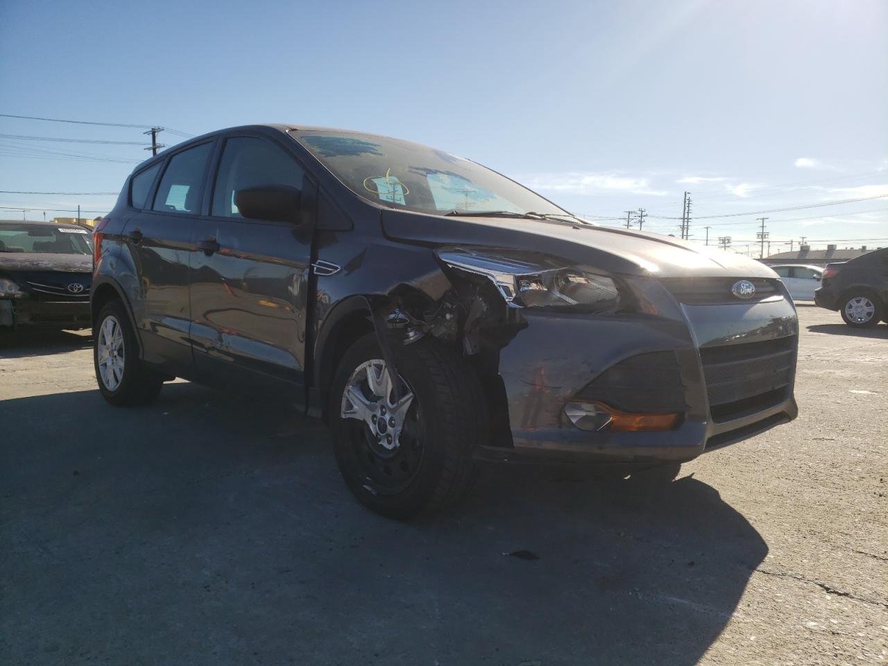 FORD ESCAPE S 2015 with VIN 1FMCU0F7XFUA04883 - Photo from auction