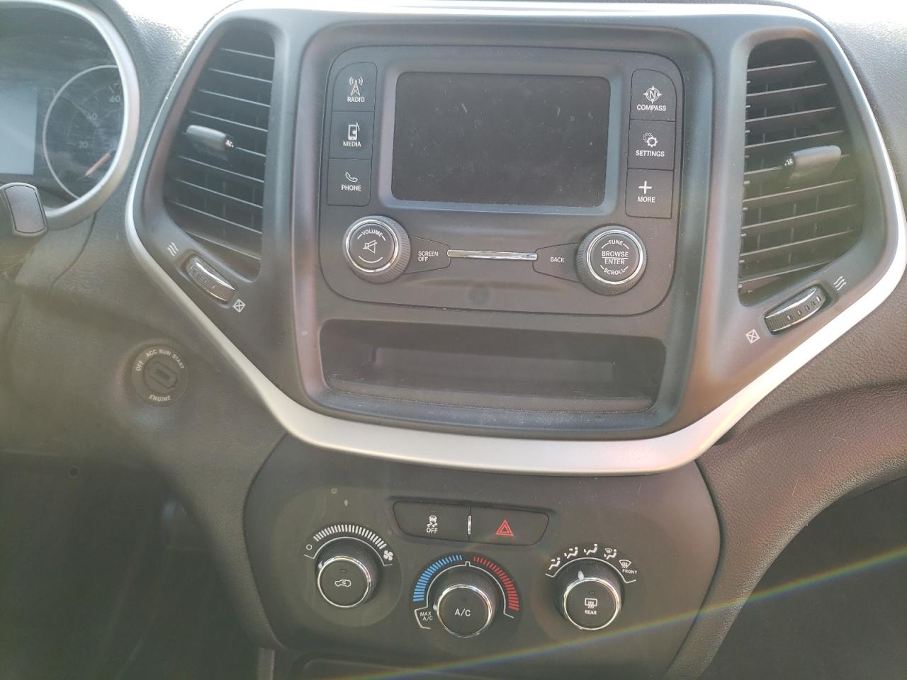 Photo 9 from auction – 2015 JEEP CHEROKEE S with VIN 1C4PJLAB8FW589592
