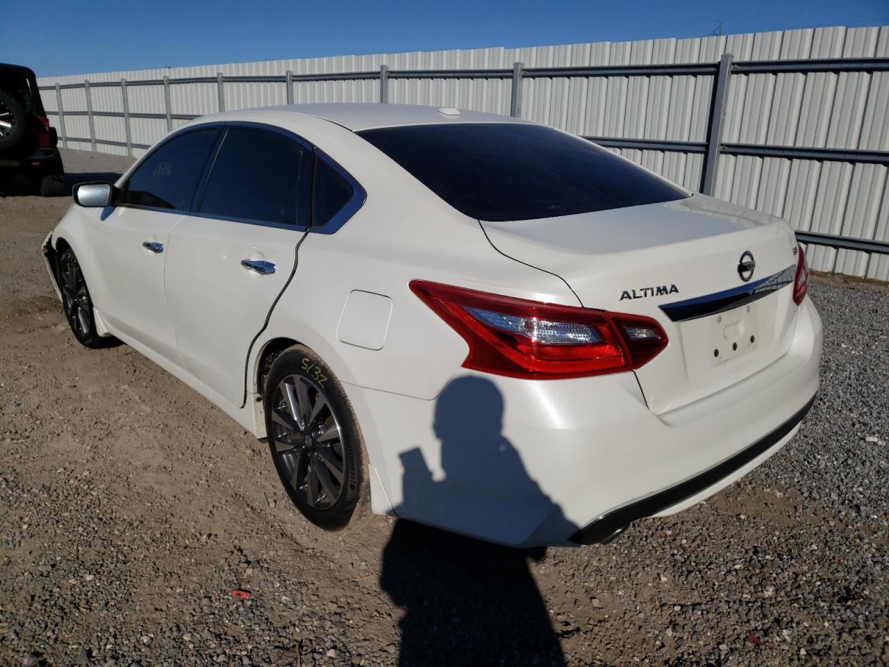 Photo 3 from auction – 2017 NISSAN ALTIMA 2.5 with VIN 1N4AL3APXHC481920