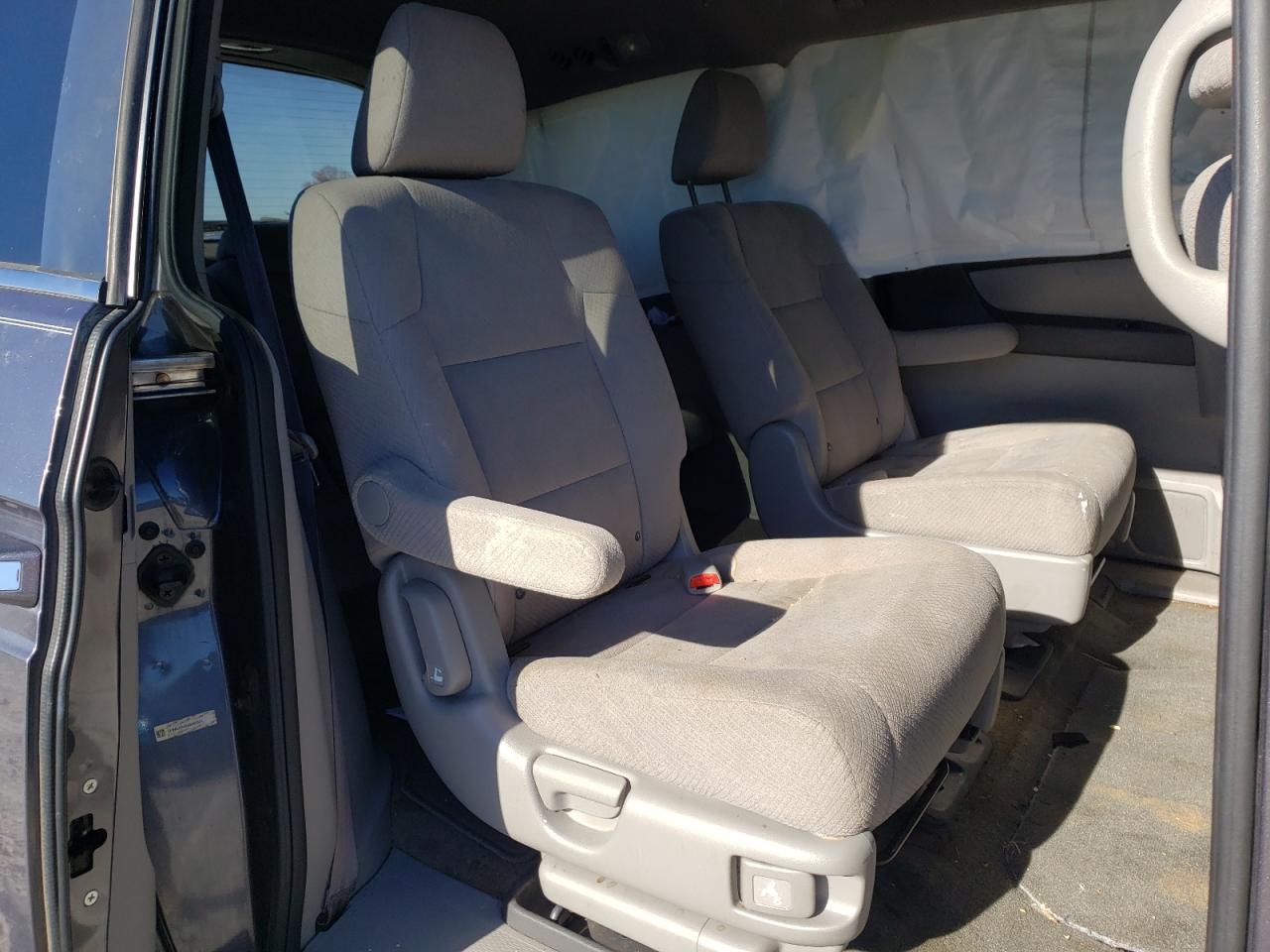 Photo 6 from auction – 2016 HONDA ODYSSEY EX with VIN 5FNRL5H40GB002801