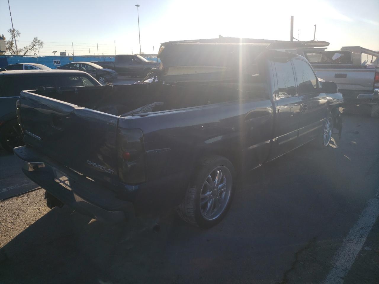 Photo 4 from auction – 2004 CHEVROLET SILVERADO with VIN 2GCEC19T541353909