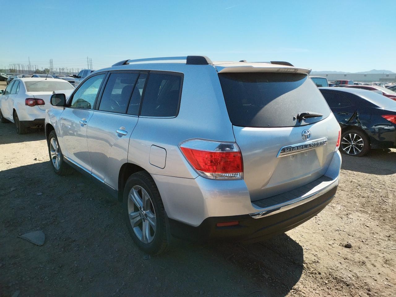 Фото 3 с аукциона – 2013 TOYOTA HIGHLANDER с VIN 5TDYK3EH2DS117692