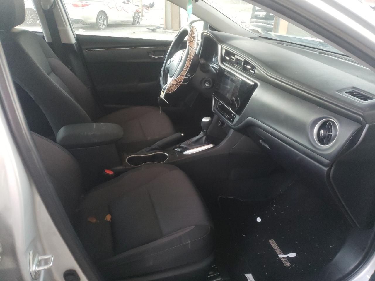 Photo 5 from auction – 2018 TOYOTA COROLLA L with VIN 5YFBURHE4JP855471