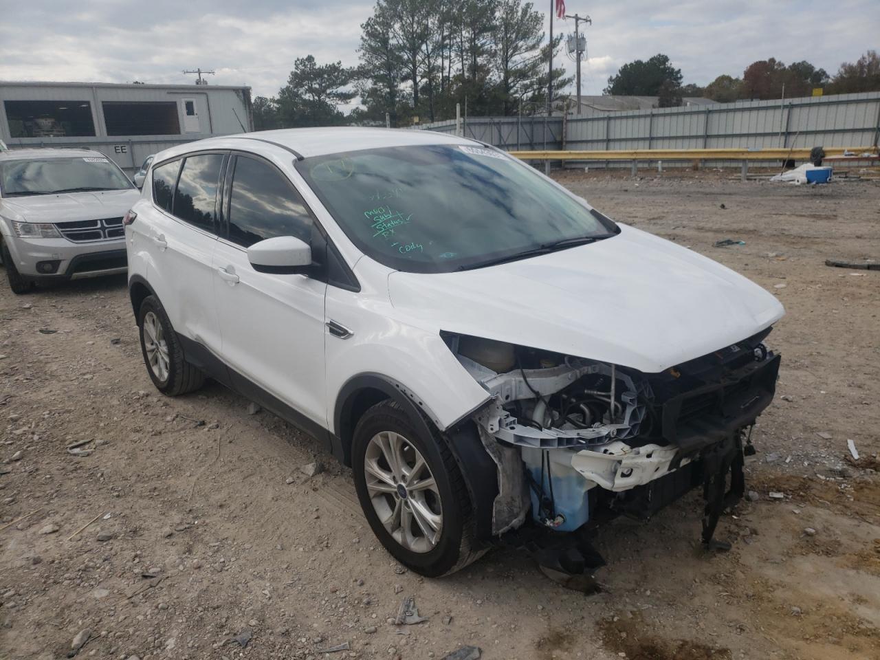 FORD ESCAPE SE 2017 with VIN 1FMCU0GD3HUC43795 - Photo from auction