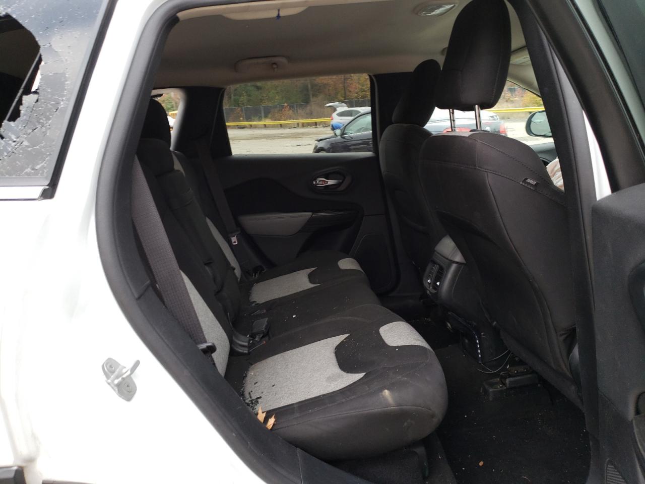 Photo 6 from auction – 2014 JEEP CHEROKEE L with VIN 1C4PJMCB1EW128090
