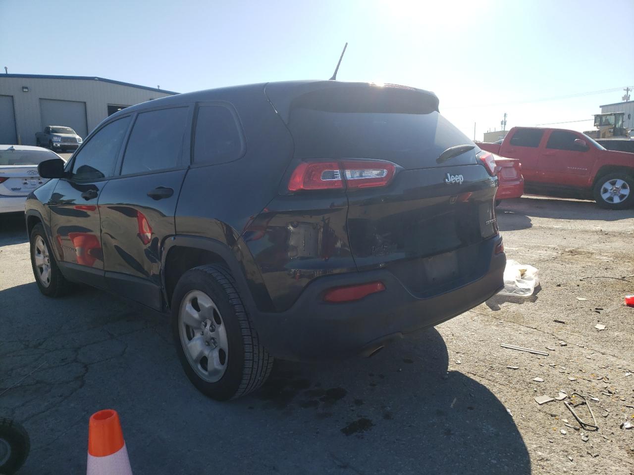 Photo 3 from auction – 2015 JEEP CHEROKEE S with VIN 1C4PJLAB8FW712906